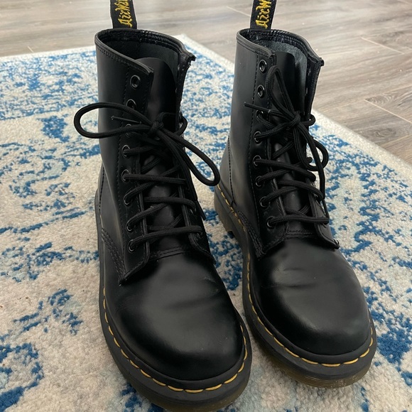 Dr. Martens Shoes - Dr. Marten’s boots, only worn a few times & in great condition! size US 7!